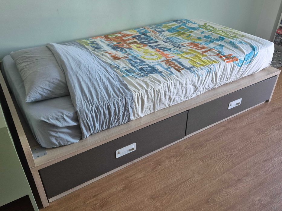 Quarto de solteiro cama+secretária com arrumação