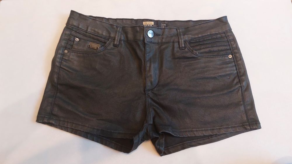 Чорні шорти Bershka Denim, розмір 38