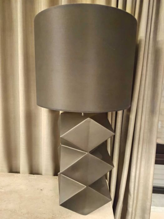 Candeeiro Contemporâneo com abajur