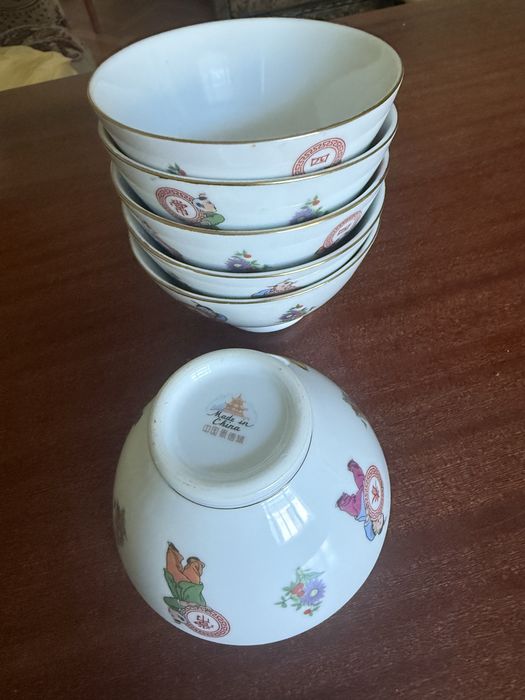 Komplet 5 porcelanowych miseczek – orientalny wzór, Made in China