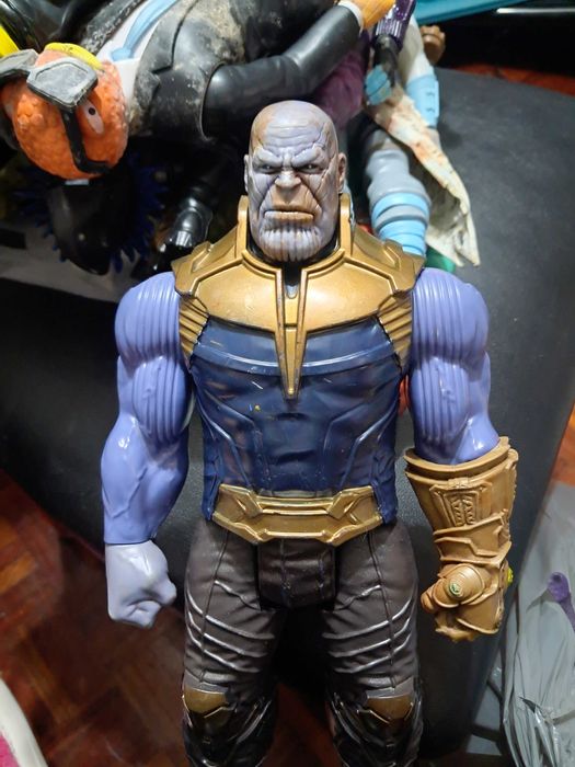 Boneco Thanos- 30 cm
