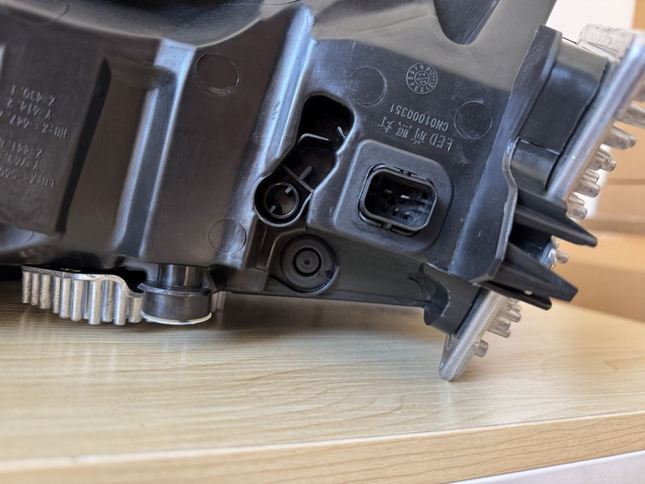 BMW G01, G02 X3 2021-2025 р передні фари Європа