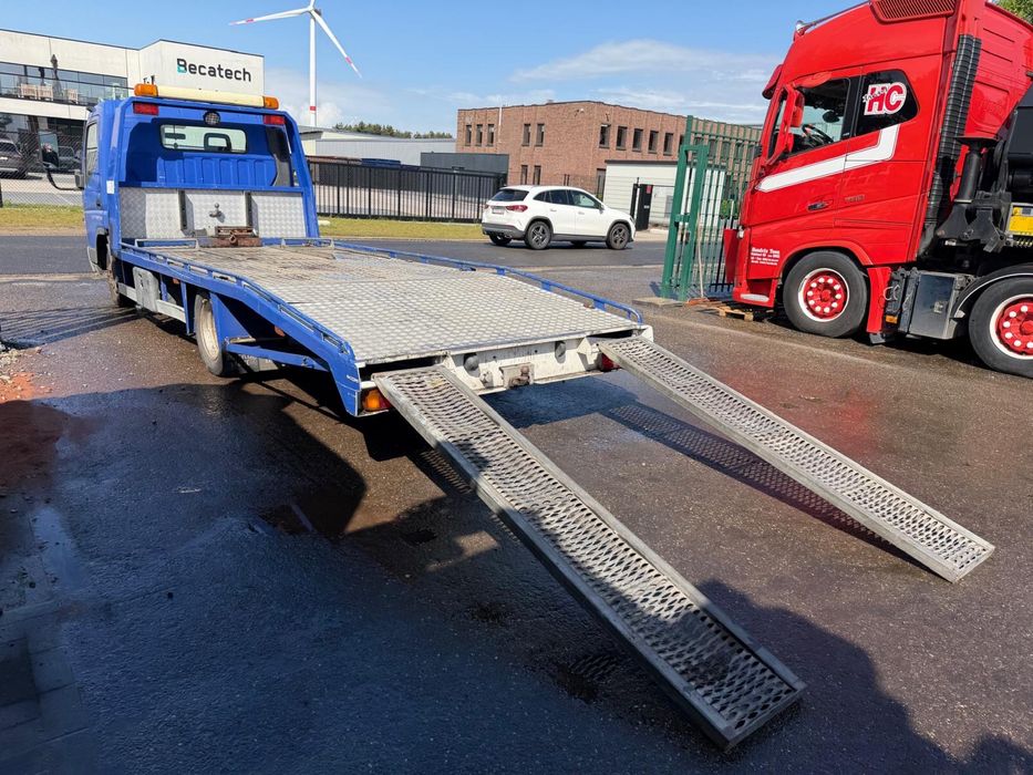 MITSUBISHI FUSO 3.0 150cv Pronto Socorro 5 Metros 3500kg Apenas 140.000km ###OPORTUNIDADE###