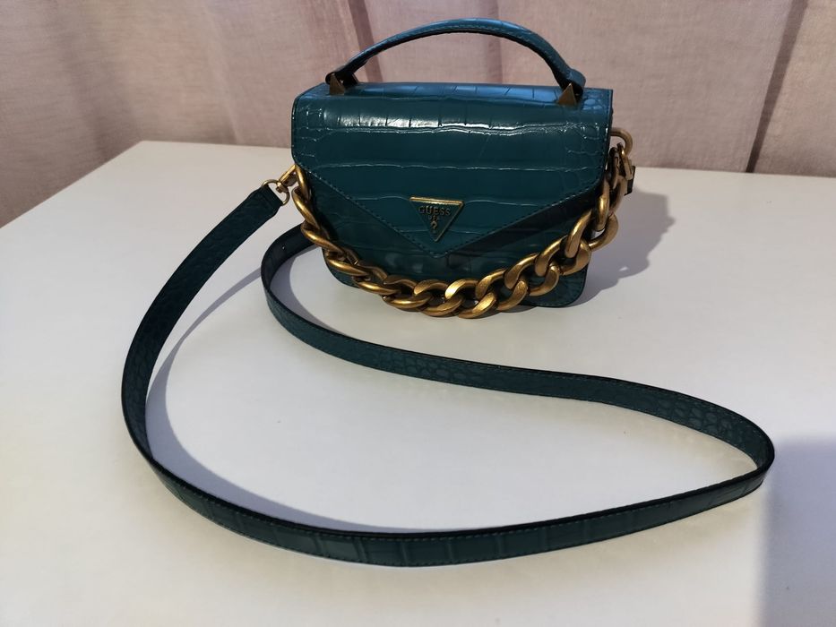 Mala Guess como nova