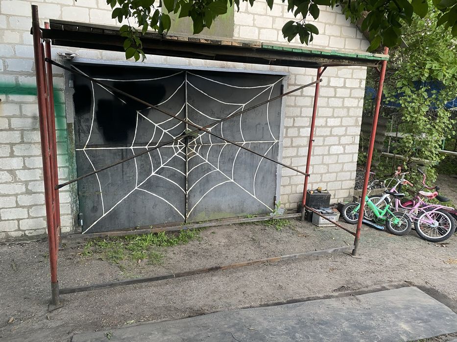 Будівельні ліса висотні роботи