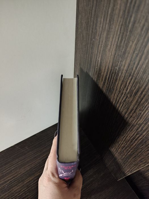 Продам книгу Дівчина А. Книга нова.