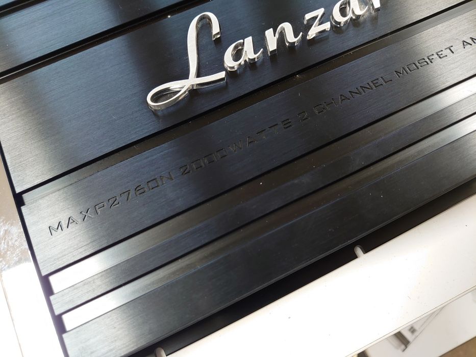 Мощный двухканальник Lanzar RMS 2х220вт