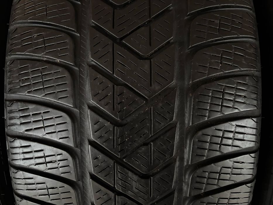 Комплект Зимових шин 235/55R19 Pirelli