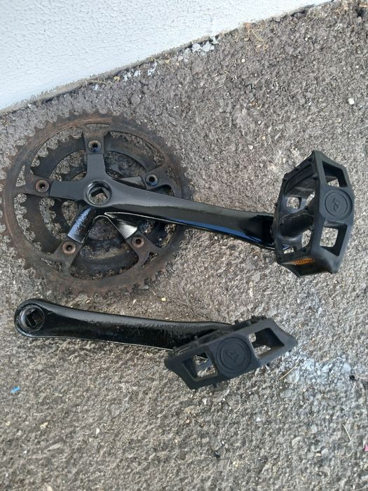 Pedaleiro com 3 pratos