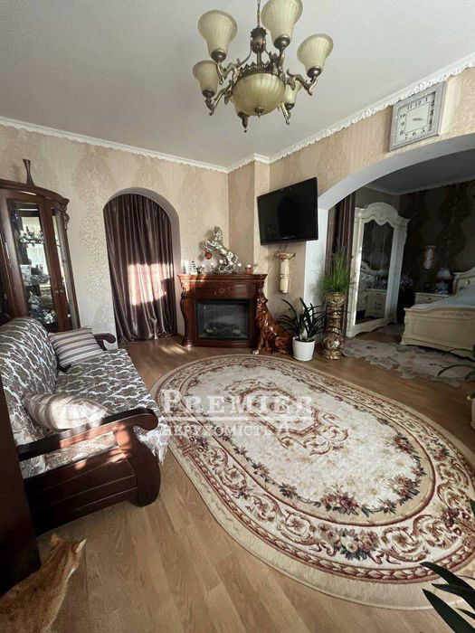 Будинок 118 кв з сучасним ремонтом з великою ділянкою землі 83.4 сотки