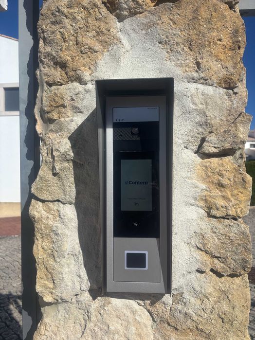 Instalação e reparação de videoporteiros e telefones de porta
