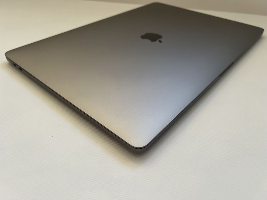 MacBook Pro 15 2019 i9 16Gb 1TB Radeon 560X 4Gb A1990