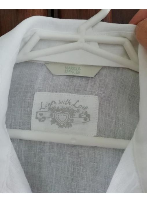 Біла льняна блузка фірми Marks&Spencer