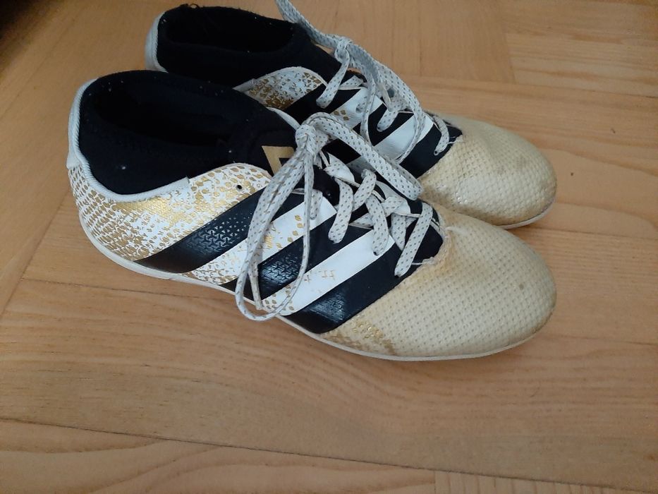 ADIDAS Buty do piłki halówki roz 36,5