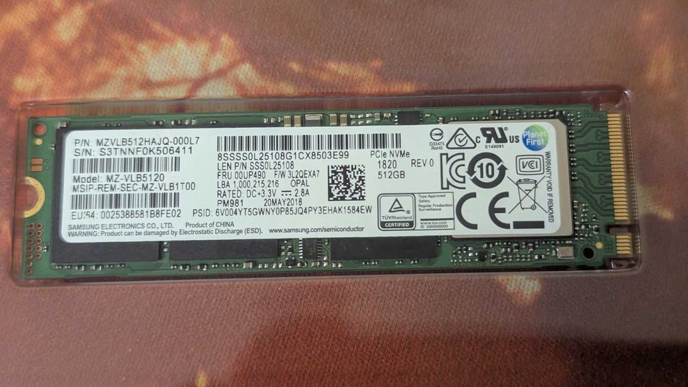NVME SSD Samsung PM981 512 GB, SSD ASUS 240 GB RAIDR Express
