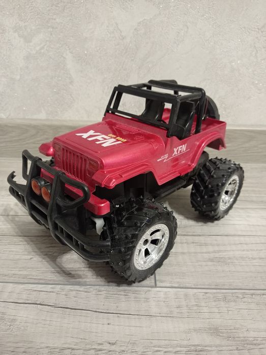 Машинка на радіокеруванні