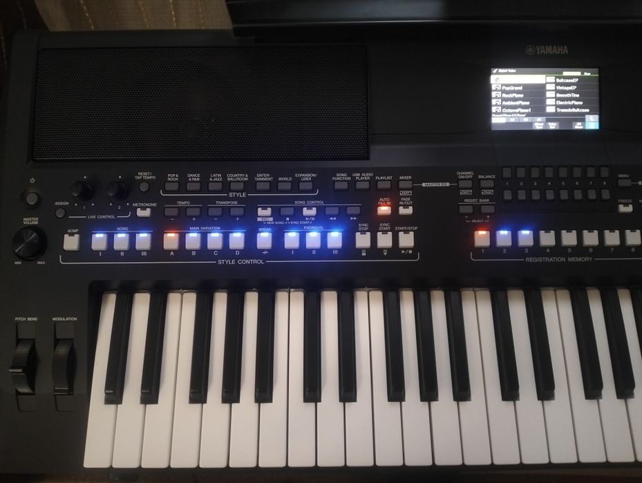 Синтезатор yamaha psr-sx600!+подарок