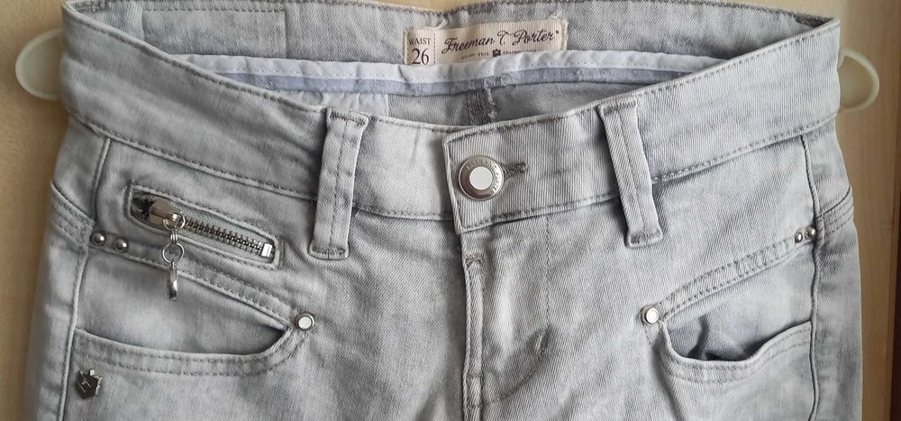 jeansy dżinsy spodnie 26 XS metka