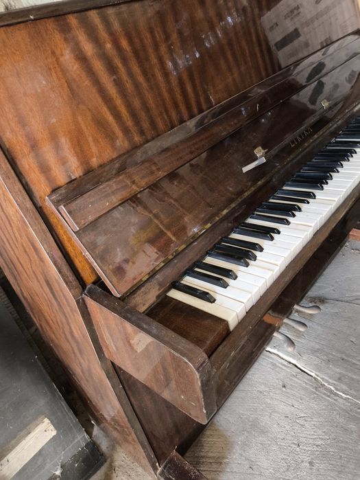 Pianino LIRIKA. wysoki połysk