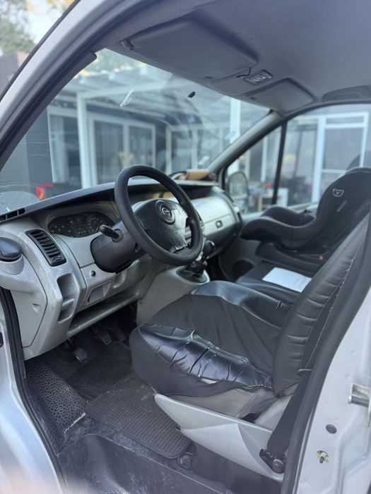 Opel vivaro 1.9 CDTI  com A/C