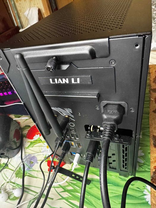 Lian Li Q58 - Riser Pcie 5.0: 4 000 грн. - Комплектуючі та запчастини ...