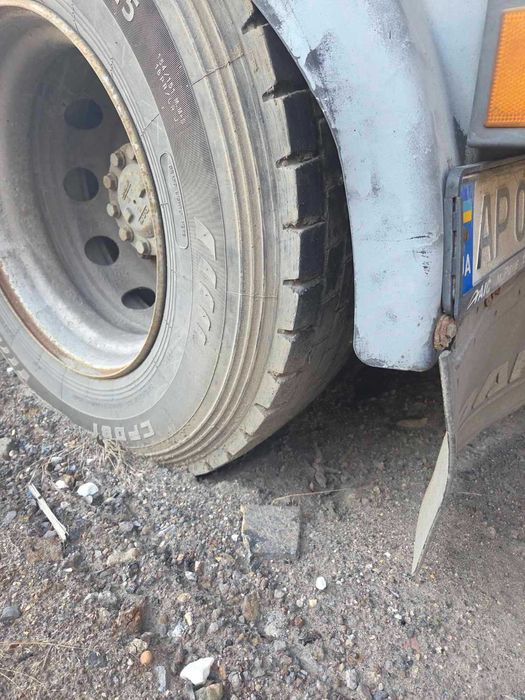 Тягач з напівпричепом DAF CF-85