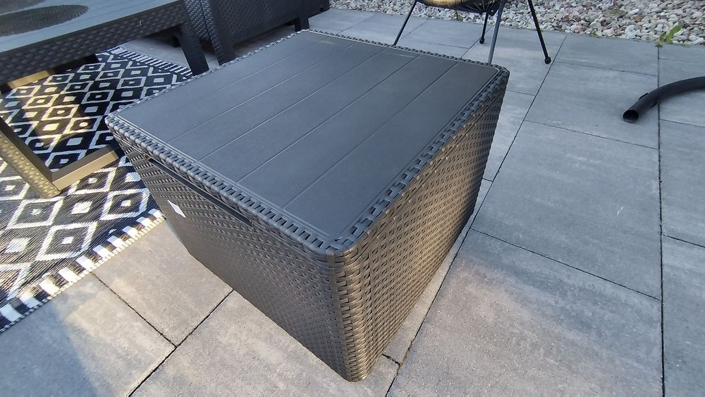 Stolik skrzynka Keter nowy