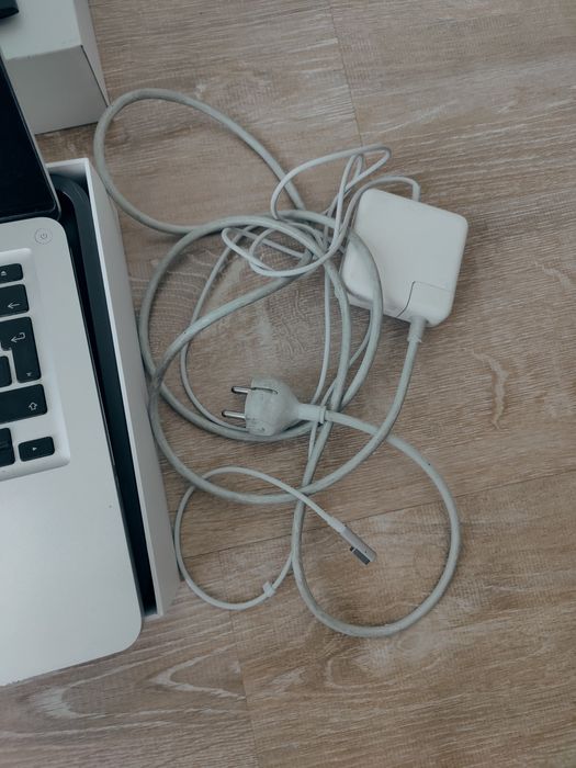 MacBook pro para peças - não funciona