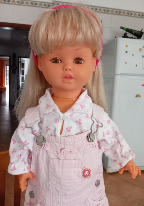 BONECA ANTIGA,CRIANÇA BRINCAR OU COLEÇÃO.Casa,Quarto,Sala,Colecção.