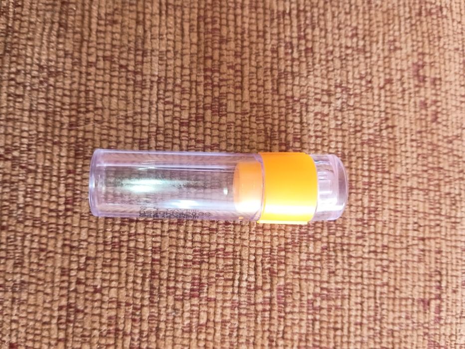 Fiolki pojemniki plastikowe 5,3 cm wys. 69 sztuk