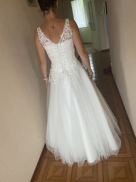 Śliczna suknia ślubna 164cm + 7cm obcas ecru!