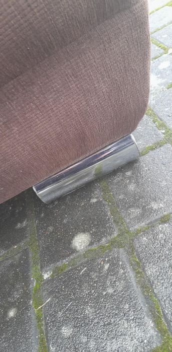 Narożnik z funkcją spania i pojemnikiem na pościel