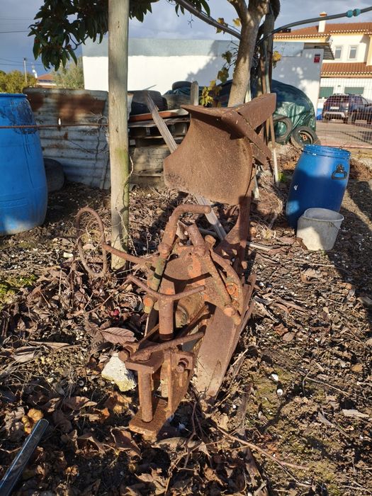 Charrua e abre regos