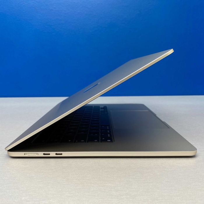 Apple MacBook Air 15.3" (2024) - M3 8-Cores/8GB/256GB SSD