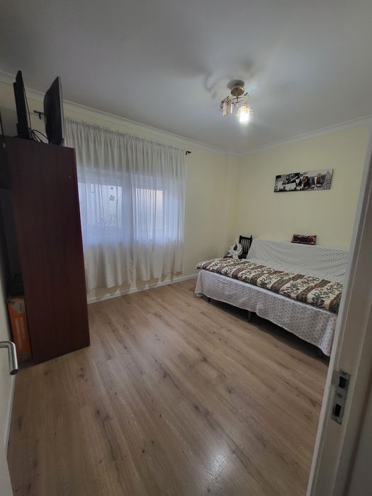 Alugo quartos em S. Sebastião