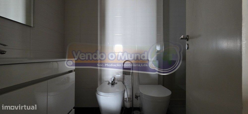 Apartamento T3 em Carnide (LXLX013)