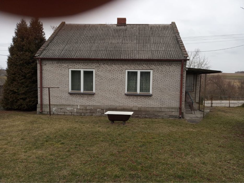 Dom na sprzedaż z budynkiem gospodarczym