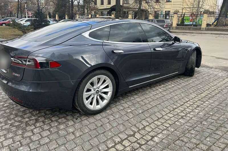 Tesla Model S 2018