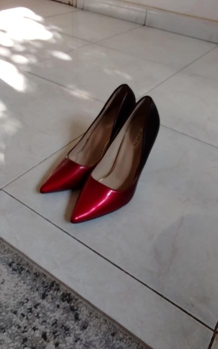 Muito linda sem uso em perfeito estado