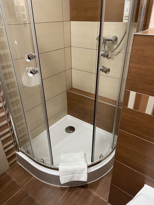 Używane umywalki , kibelki, grzejniki