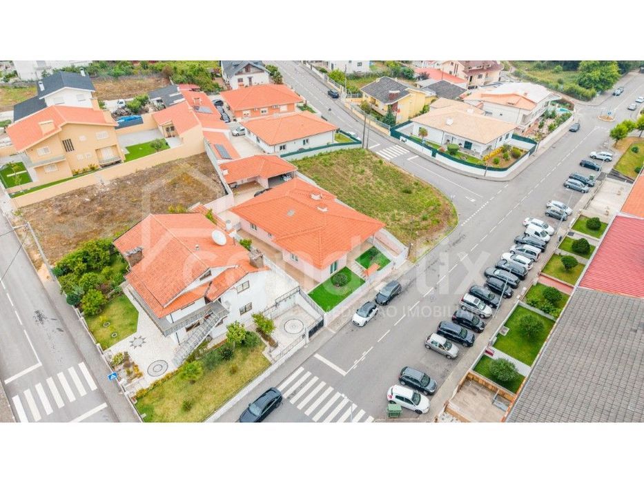 Moradia Térrea T4 de 4 Frentes em Santa Maria da Feira