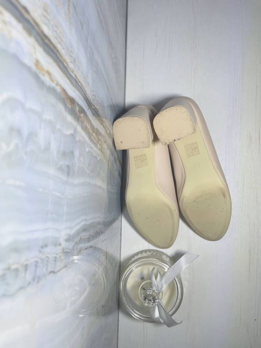 Туфлі бежеві, 39 розміру