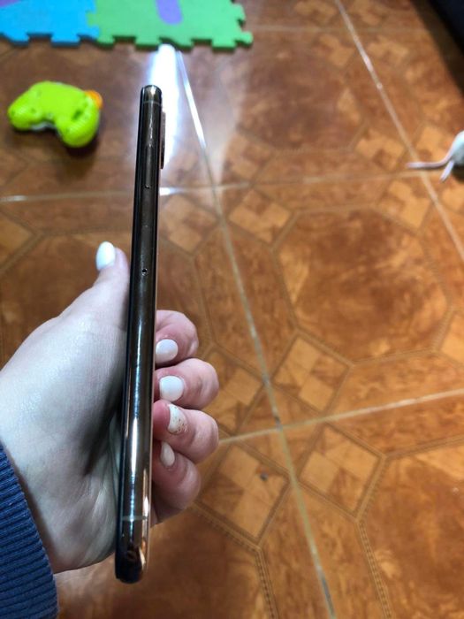 iPhone XS Max usado em bom estado