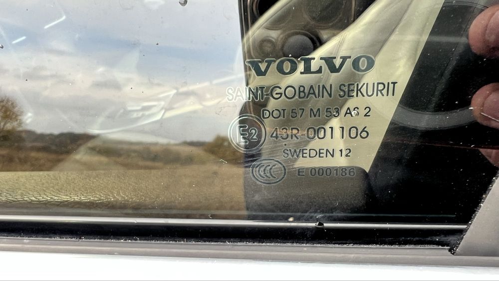 Автомобіль Volvo V60