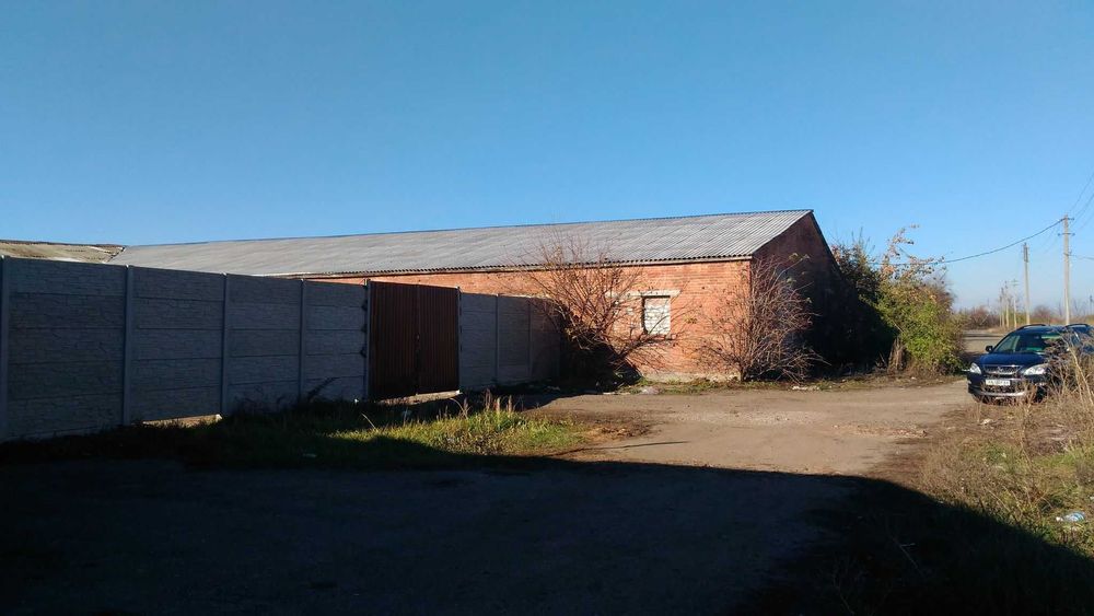 Продажа здания 3660 м2 под склад в пос.Докучаевское (Харьков)