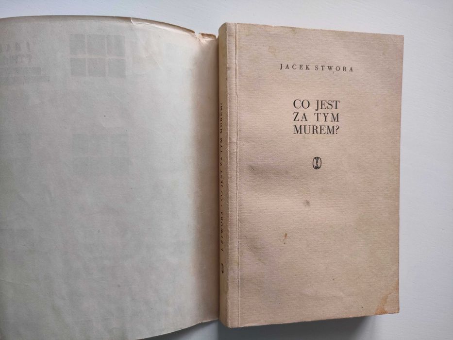 J. Stwora - Co jest za tym murem?