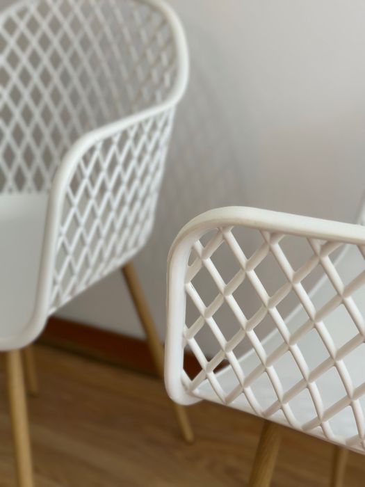 Cadeira branca versátil