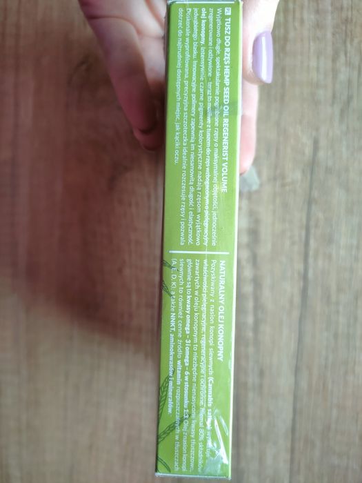 Tusz do rzęs czarny z olejem konopnym