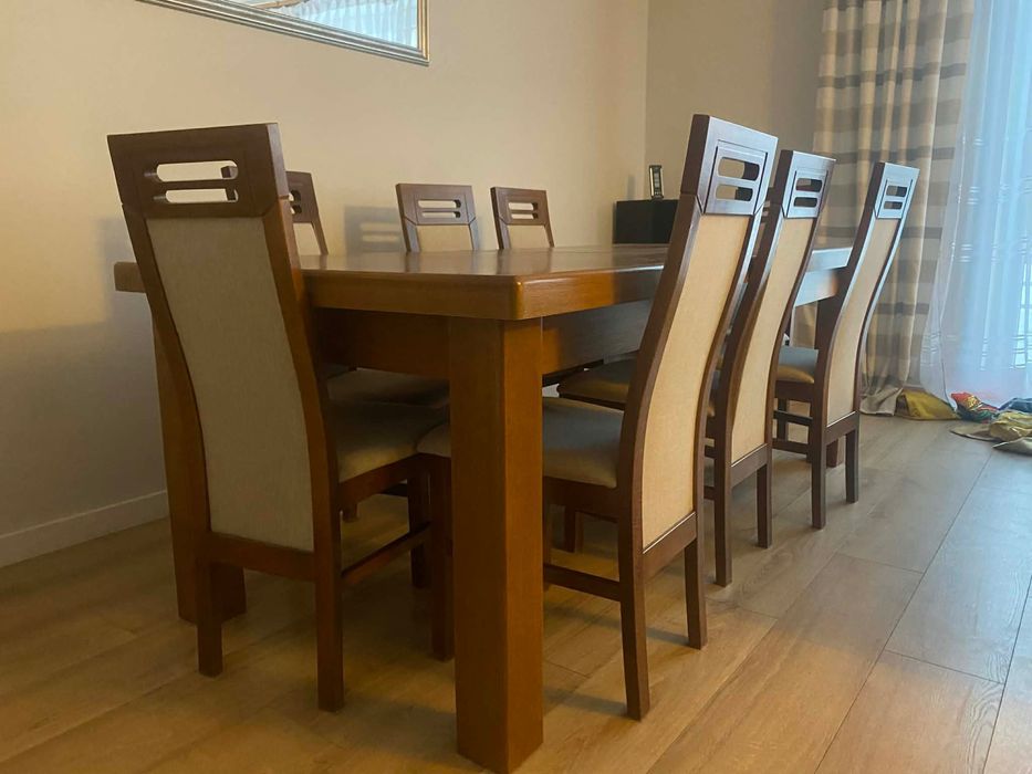 Stół dębowy z krzesłami do jadalni