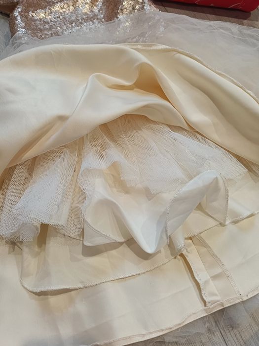 Нарядне плаття для дівчинки